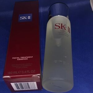 SK-II Facial Treatment Essence - Clear and Red